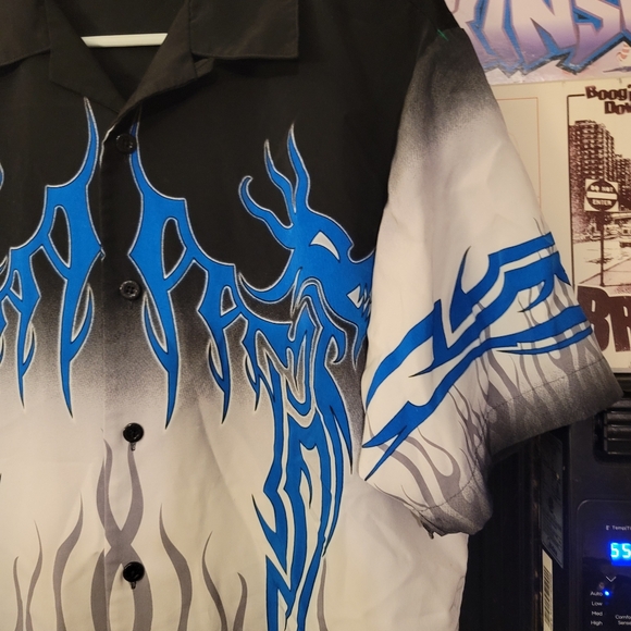 Vintage y2k Dragon Fly Buttom Shirt - Picture 3 of 6